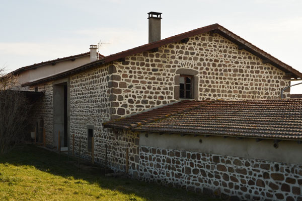 Vue sur le garde-corps et son retournement en pergola au couronnement de l�extension